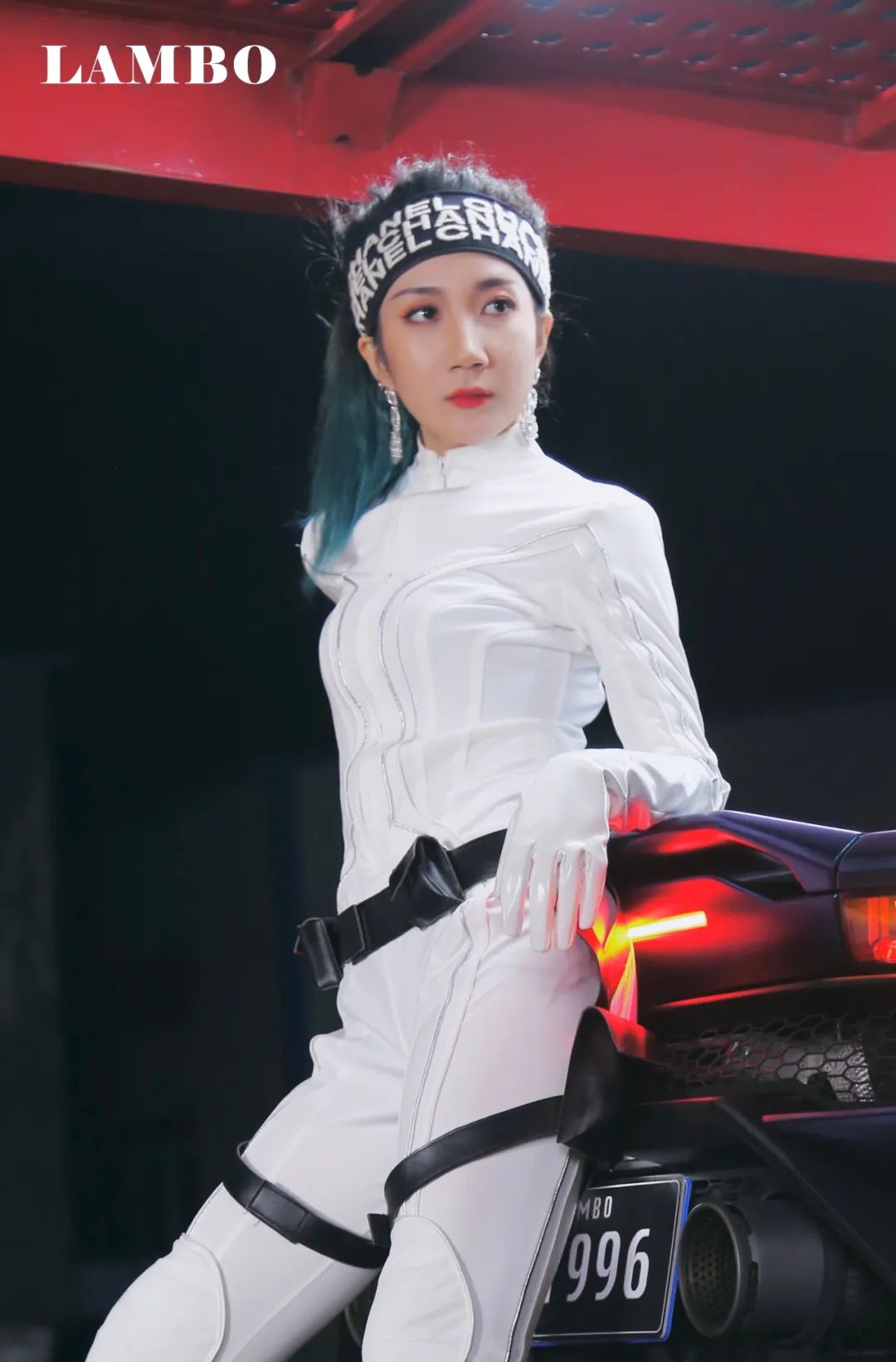 听完乃万新专辑《星月物语Zodiac》,你就知道她的实力配不配得上人气了 | 第3张 | 嘻哈中国 听完乃万新专辑《星月物语Zodiac》,你就知道她的实力配不配得上人气了 | 第3张