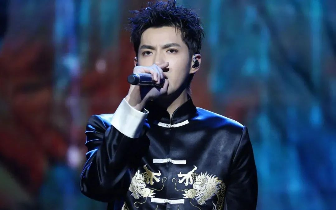 吴亦凡被全网封杀后，是时候为他的说唱生涯做个总结了！