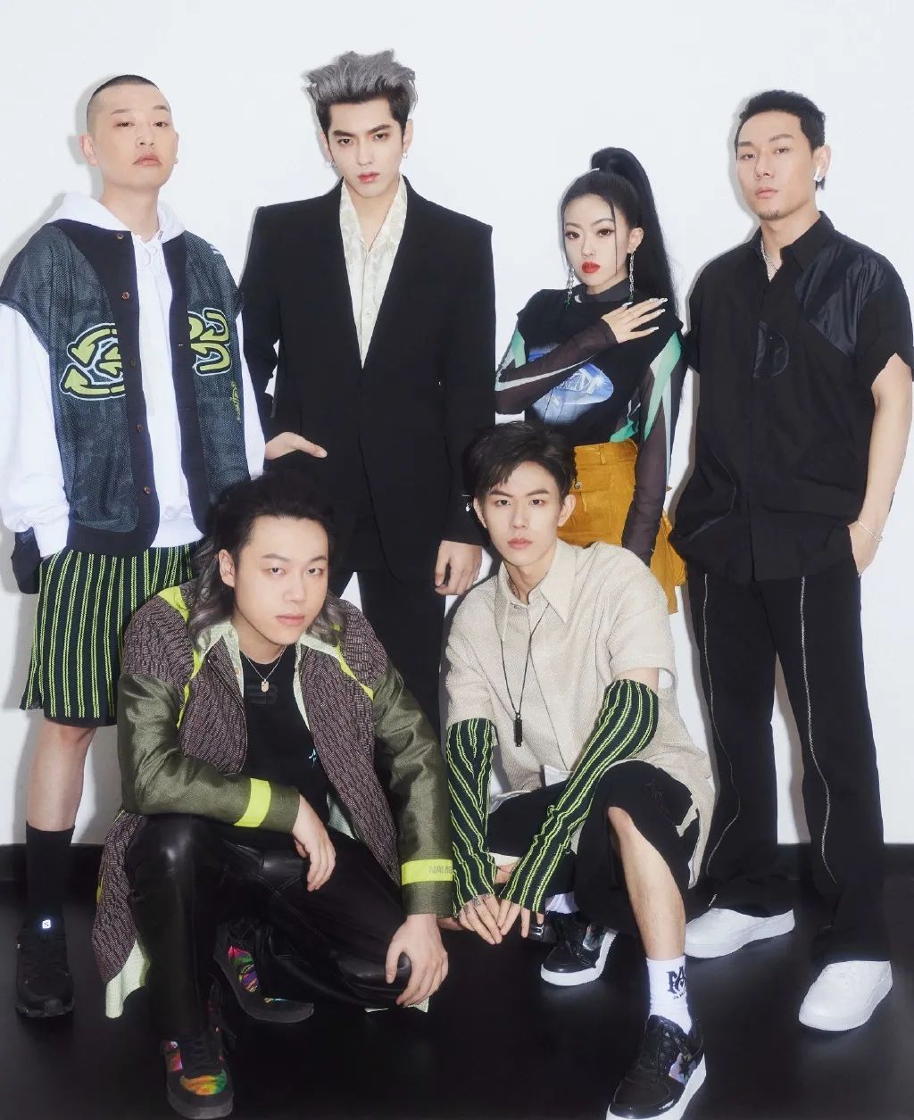 吴亦凡粉丝又出动了？20XX厂牌成员惨遭爆破！