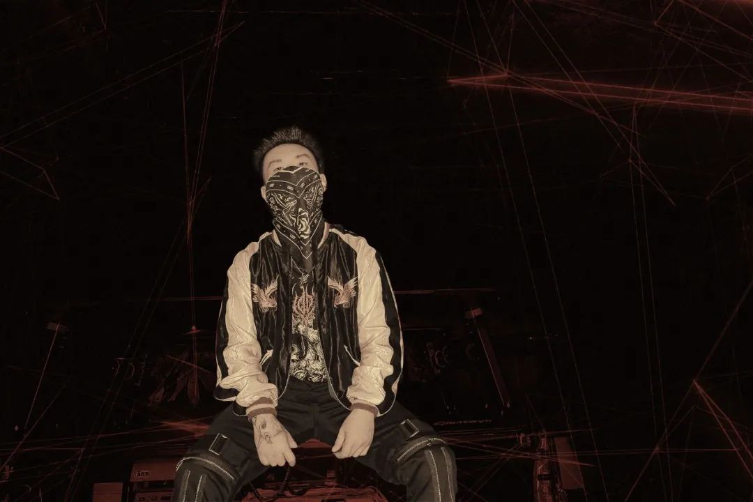 当深蓝法老光光聚在一起,小安迪不再是快嘴天花板,而是把自己关进了“封闭世界”。 | 第14张 | 嘻哈中国 当深蓝法老光光聚在一起,小安迪不再是快嘴天花板,而是把自己关进了“封闭世界”。 | 第14张