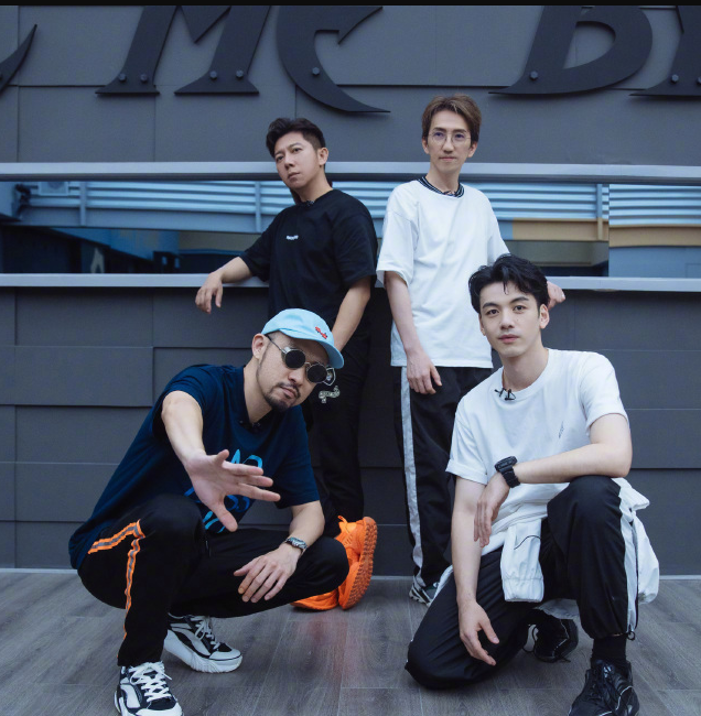 假HIPHOP？热狗在节目里跳舞惨遭网友质疑！