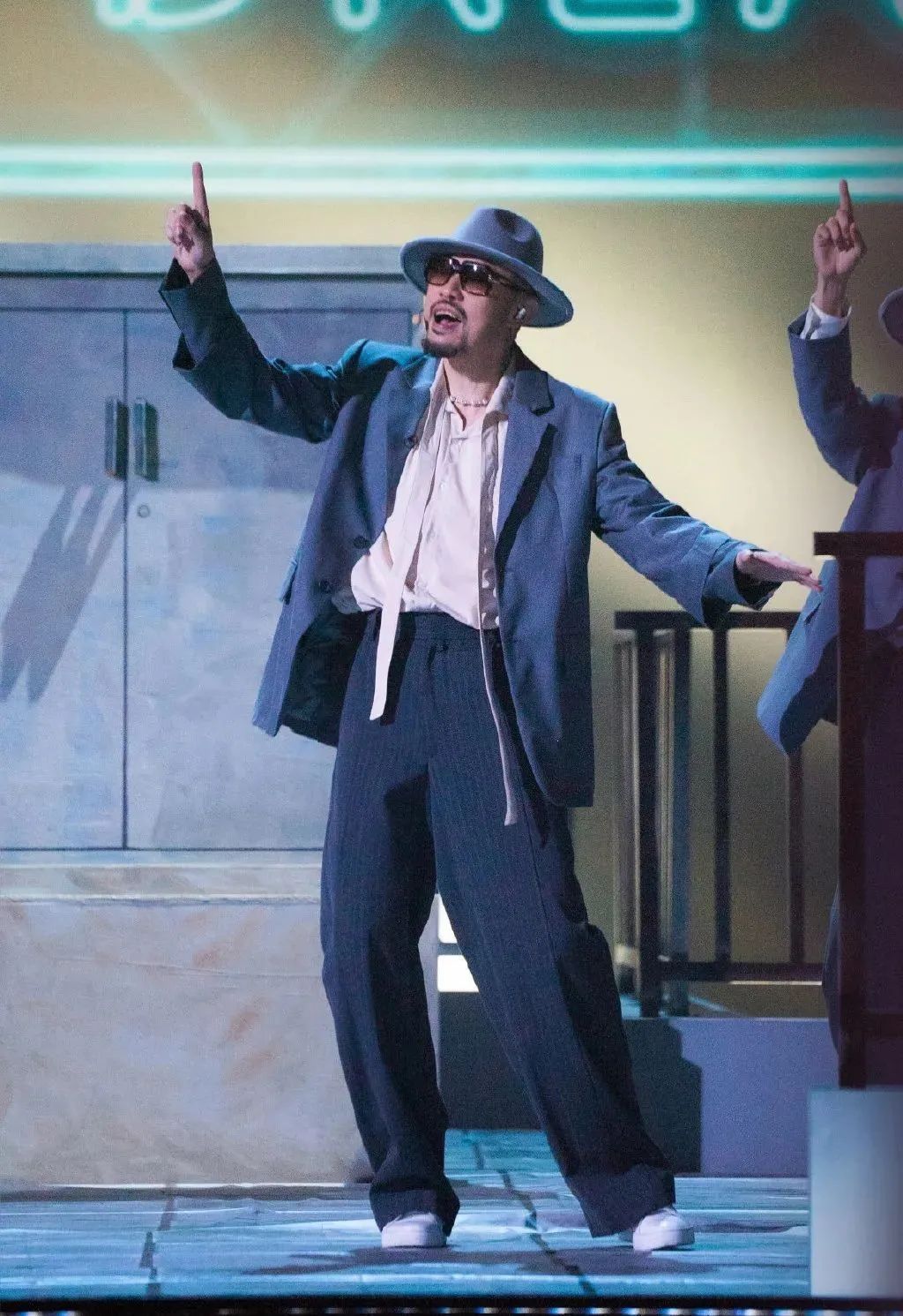 假HIPHOP？热狗在节目里跳舞惨遭网友质疑！