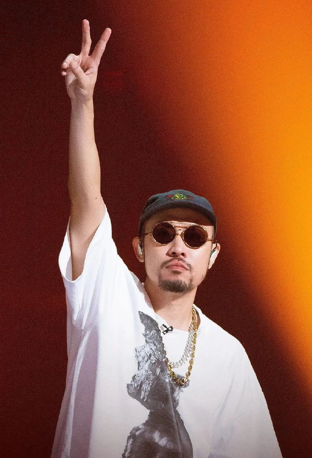 假HIPHOP？热狗在节目里跳舞惨遭网友质疑！