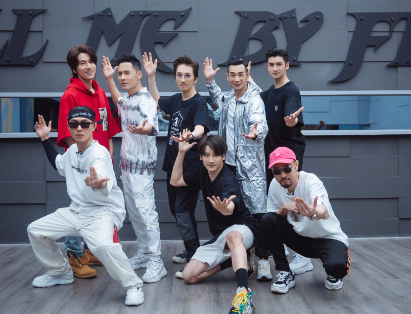 假HIPHOP？热狗在节目里跳舞惨遭网友质疑！