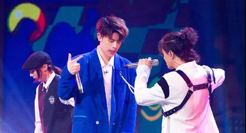 太帅了花回应网络质疑、张子豪险些被淘汰,说唱听我的 这期的Hit Song来自这两个年轻人! | 第2张 | 嘻哈中国 太帅了花回应网络质疑、张子豪险些被淘汰,说唱听我的 这期的Hit Song来自这两个年轻人! | 第2张