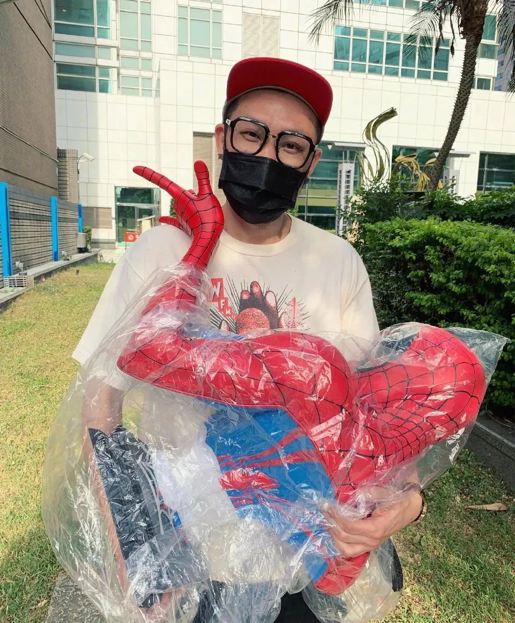 假HIPHOP？热狗在节目里跳舞惨遭网友质疑！