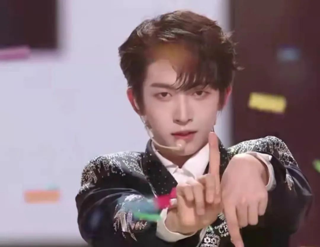 GAI、李尔新在这件事上翻车,福克斯、那奇沃夫的愤怒与它有关,但HipHop离不开它! | 第6张 | 嘻哈中国 GAI、李尔新在这件事上翻车,福克斯、那奇沃夫的愤怒与它有关,但HipHop离不开它! | 第6张