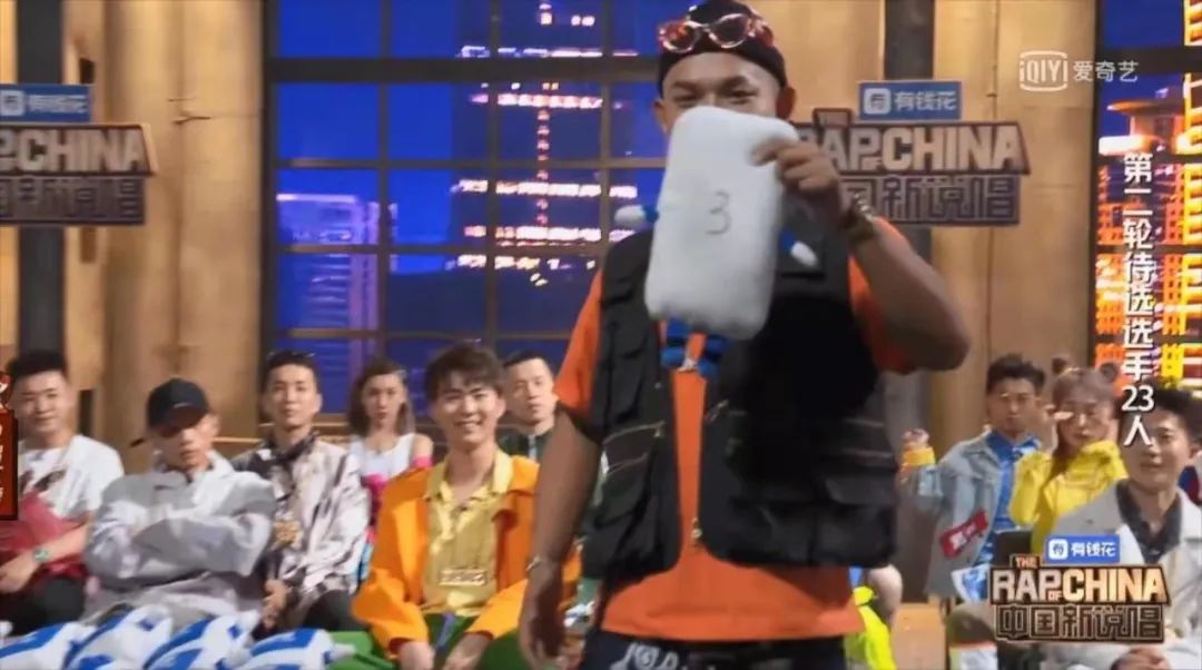 嫌法老伴奏太长、JD出来太早、王以太都没合理说法，说唱综艺中有多少莫名其妙的淘汰理由？