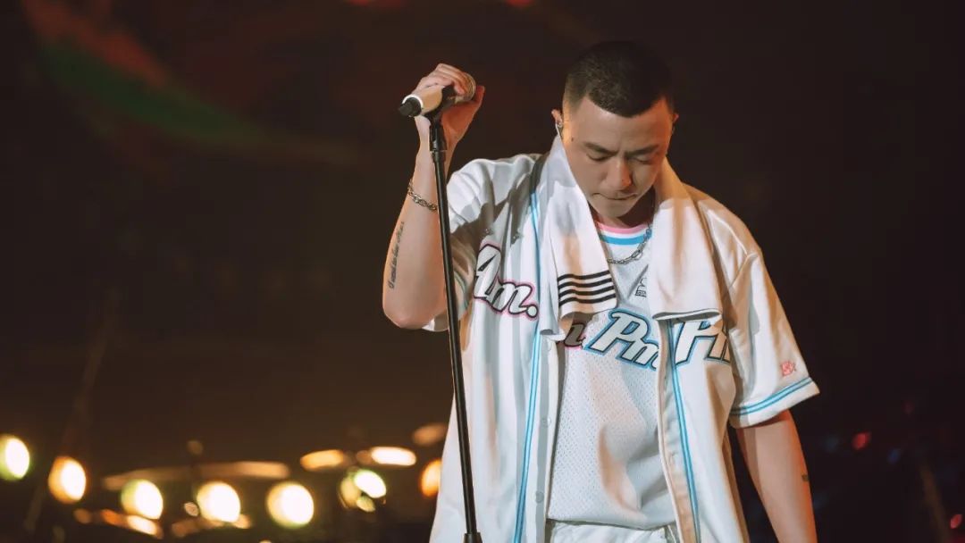 我为什么给Jony J的新专辑《24時·Am》打出了不及格的五分 | 第2张 | 嘻哈中国 我为什么给Jony J的新专辑《24時·Am》打出了不及格的五分 | 第2张