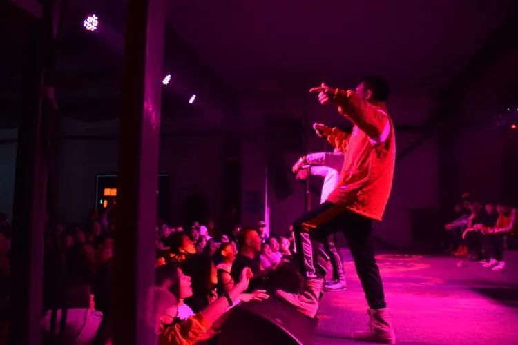 因饱受疾病折磨在微博晒出遗书,为追逐说唱梦想成名曲遭版权欺诈并险遭性侵,他的故事看了令人心酸 | 第4张 | 嘻哈中国 因饱受疾病折磨在微博晒出遗书,为追逐说唱梦想成名曲遭版权欺诈并险遭性侵,他的故事看了令人心酸 | 第4张