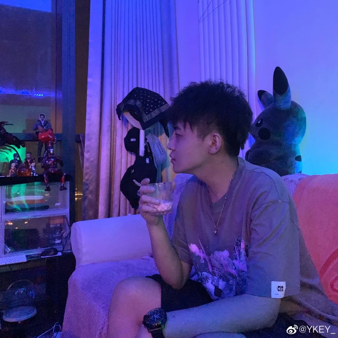 因饱受疾病折磨在微博晒出遗书,为追逐说唱梦想成名曲遭版权欺诈并险遭性侵,他的故事看了令人心酸 | 第19张 | 嘻哈中国 因饱受疾病折磨在微博晒出遗书,为追逐说唱梦想成名曲遭版权欺诈并险遭性侵,他的故事看了令人心酸 | 第19张