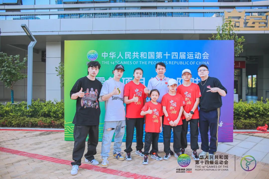 全运会最小Bboy,10岁的刘杨郡楠获得学校表彰,将迎来100冠! | 第2张 | 嘻哈中国 全运会最小Bboy,10岁的刘杨郡楠获得学校表彰,将迎来100冠! | 第2张