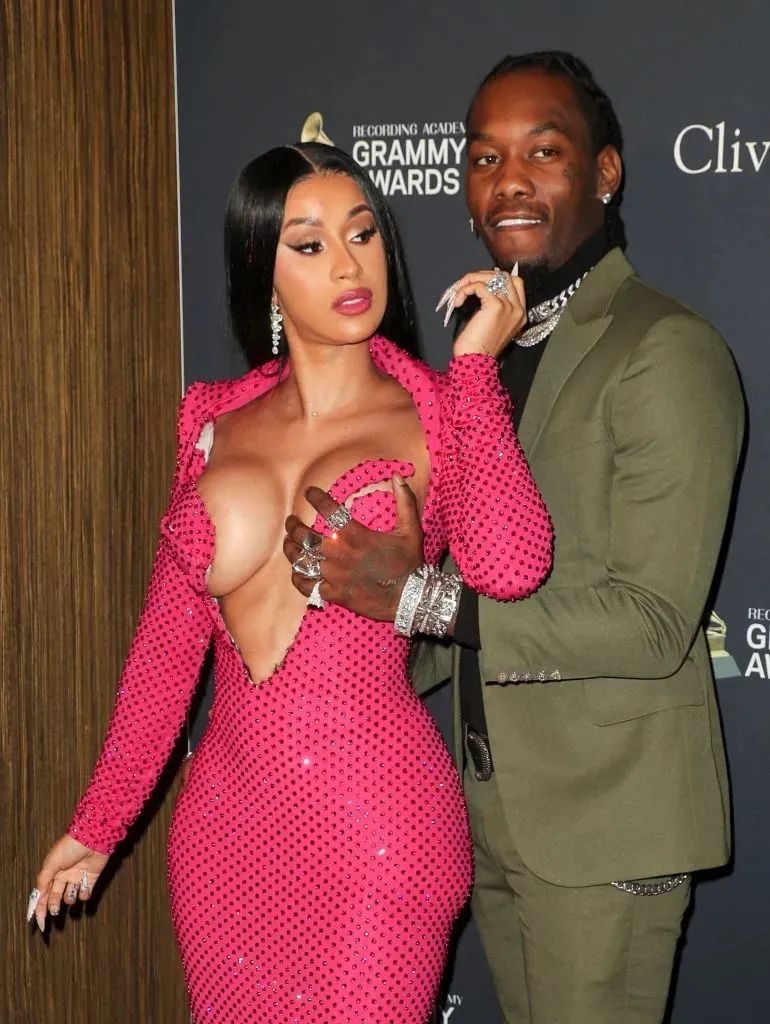 与麻辣鸡发生beef，公开称赞中国防疫表现，她是如何从脱衣舞女郎晋升为饶舌女王的