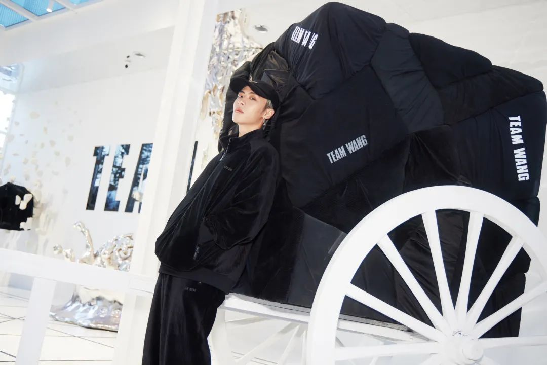 持续营业！官宣两个月后王嘉尔的组合PANTHEPACK究竟能有多肝？