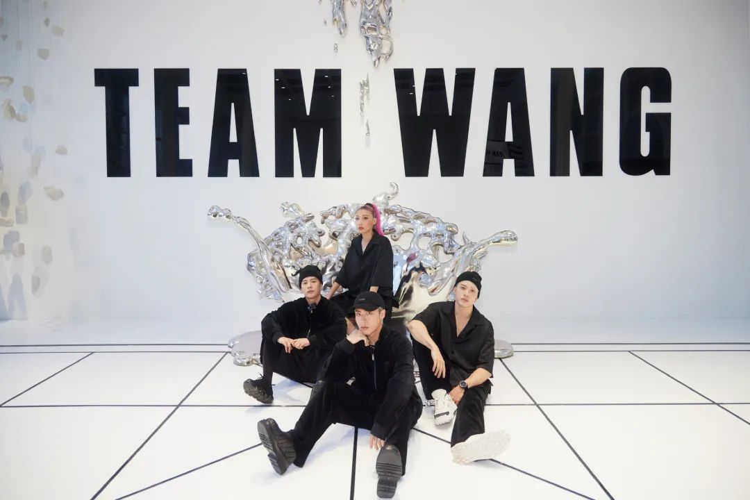 持续营业！官宣两个月后王嘉尔的组合PANTHEPACK究竟能有多肝？