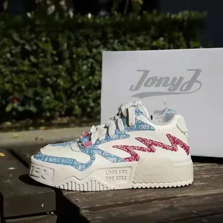 Jony J联名T恤被骂割韭菜，rapper的潮牌中有“黑店”吗？