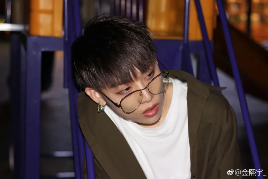 Buzzy被金熙宇点名开骂还要挨揍,随后回应!起因是和满舒克的Beef!! | 第7张 | 嘻哈中国 Buzzy被金熙宇点名开骂还要挨揍,随后回应!起因是和满舒克的Beef!! | 第7张