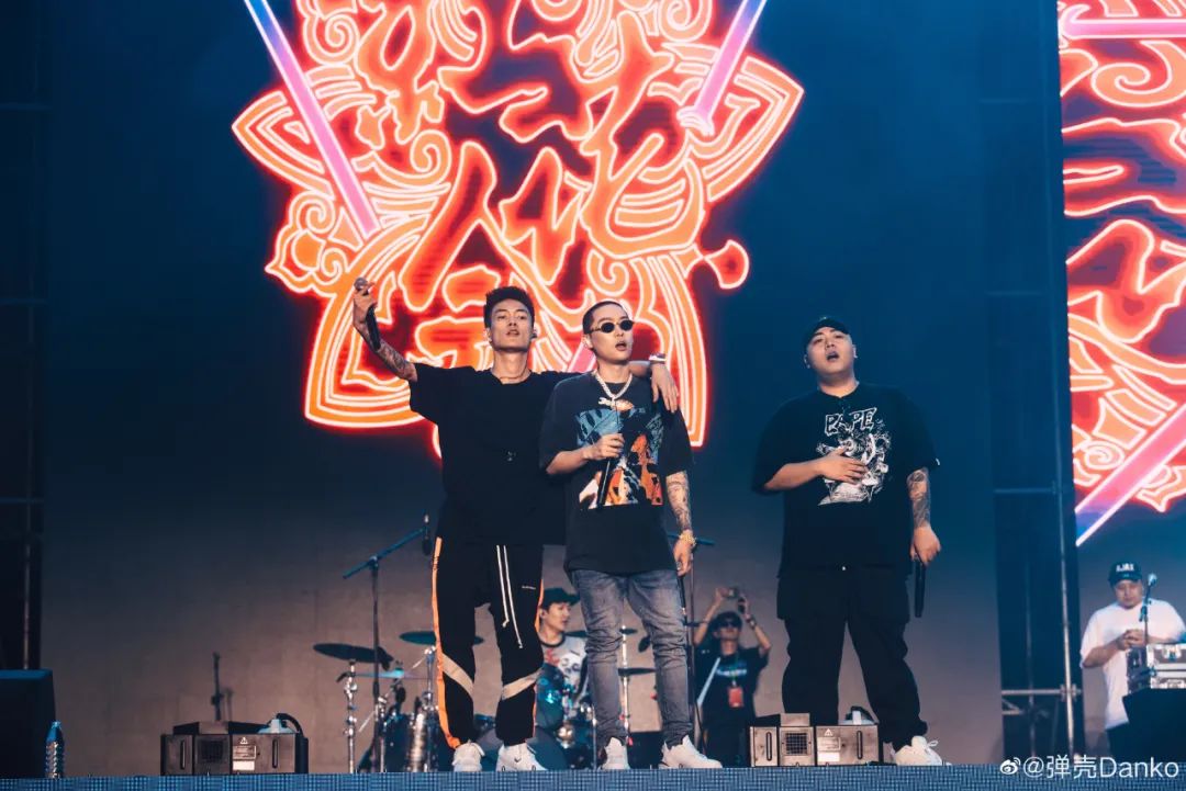 弹壳应该怎么把红花会的旗号拿回来? | 第3张 | 嘻哈中国 弹壳应该怎么把红花会的旗号拿回来? | 第3张