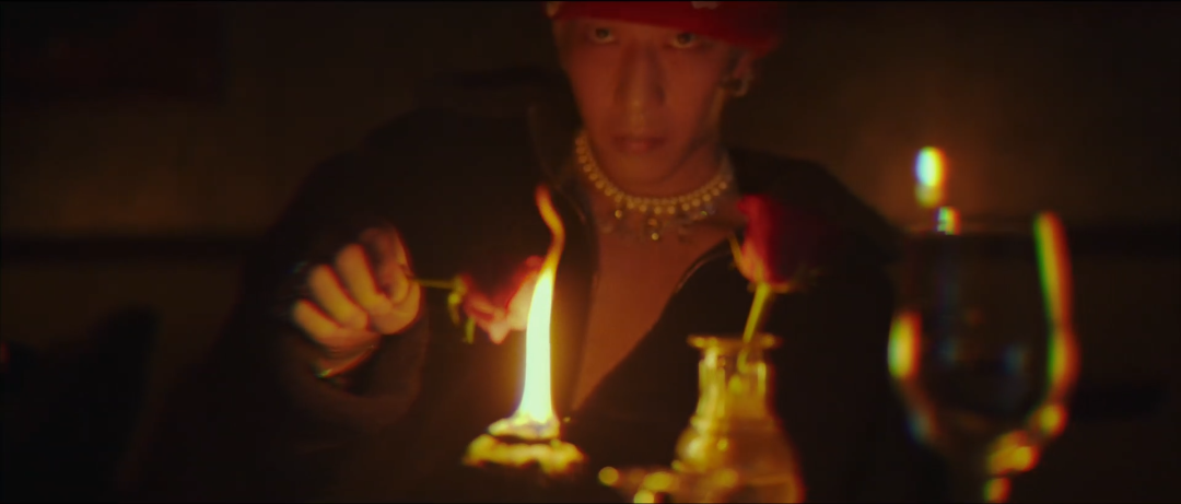 rapper们的酒局:两个“明星”三个妞还有四个“经纪人” | 第2张 | 嘻哈中国 rapper们的酒局:两个“明星”三个妞还有四个“经纪人” | 第2张