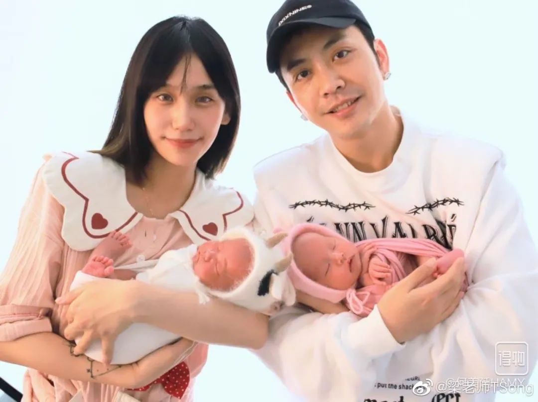 梁老师与何美延双十一官宣！他们不仅结婚了，而且还有了一对双胞胎宝宝