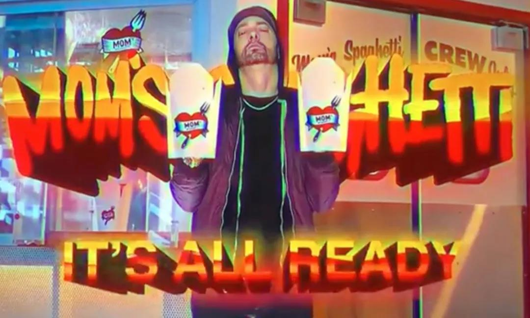 姆爷开了家专卖隔夜意面的餐厅，消费的顾客都要被竖中指…