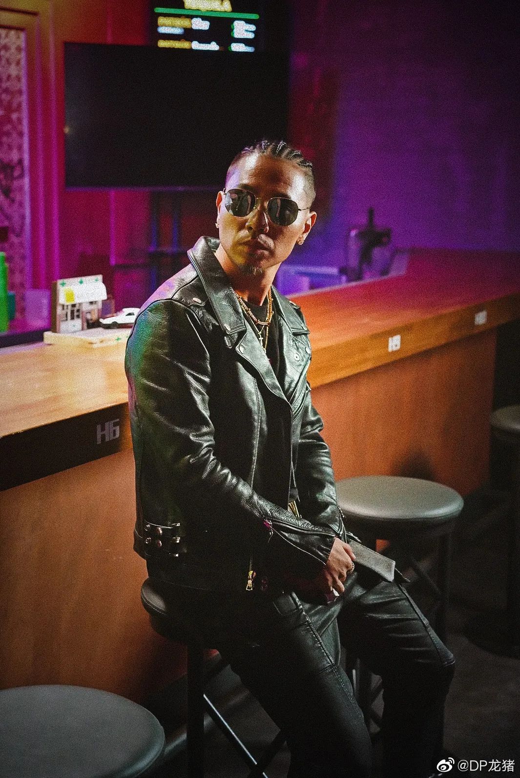 杨晓川点名龙猪不会freestyle 做的是Hip-Pop，龙猪收获不少rapper力挺