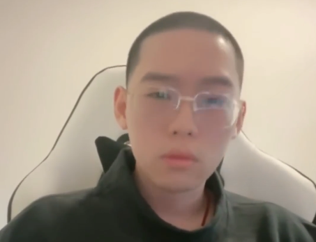 红花会成立十周年!!!弹壳直播爆料各种合作,还谈到Cypher! | 第1张 | 嘻哈中国 红花会成立十周年!!!弹壳直播爆料各种合作,还谈到Cypher! | 第1张