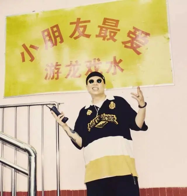 Jony J联名T恤被骂割韭菜，rapper的潮牌中有“黑店”吗？