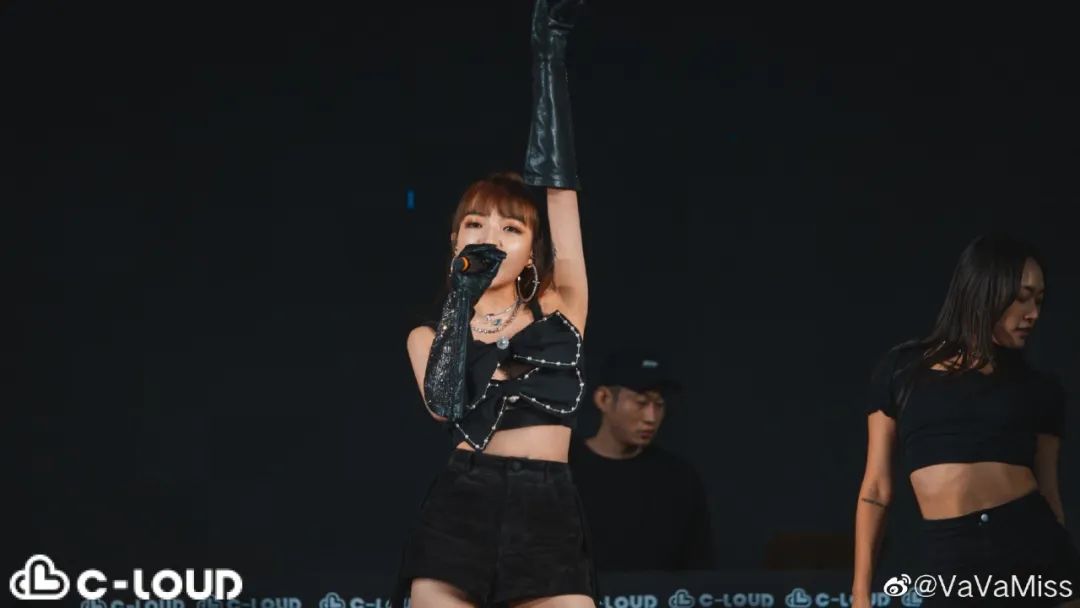 为什么如今VAVA说自己是中国第一女rapper，会有那么多人反对？