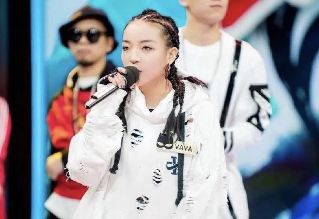 为什么如今VAVA说自己是中国第一女rapper，会有那么多人反对？