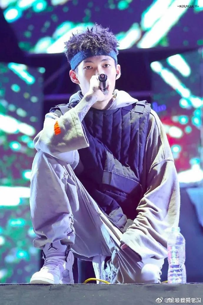 贝贝直播时暗示红花会重聚关键在于PG One,自己已和女友分手,感叹方丈打款豪爽大气! | 第5张 | 嘻哈中国 贝贝直播时暗示红花会重聚关键在于PG One,自己已和女友分手,感叹方丈打款豪爽大气! | 第5张