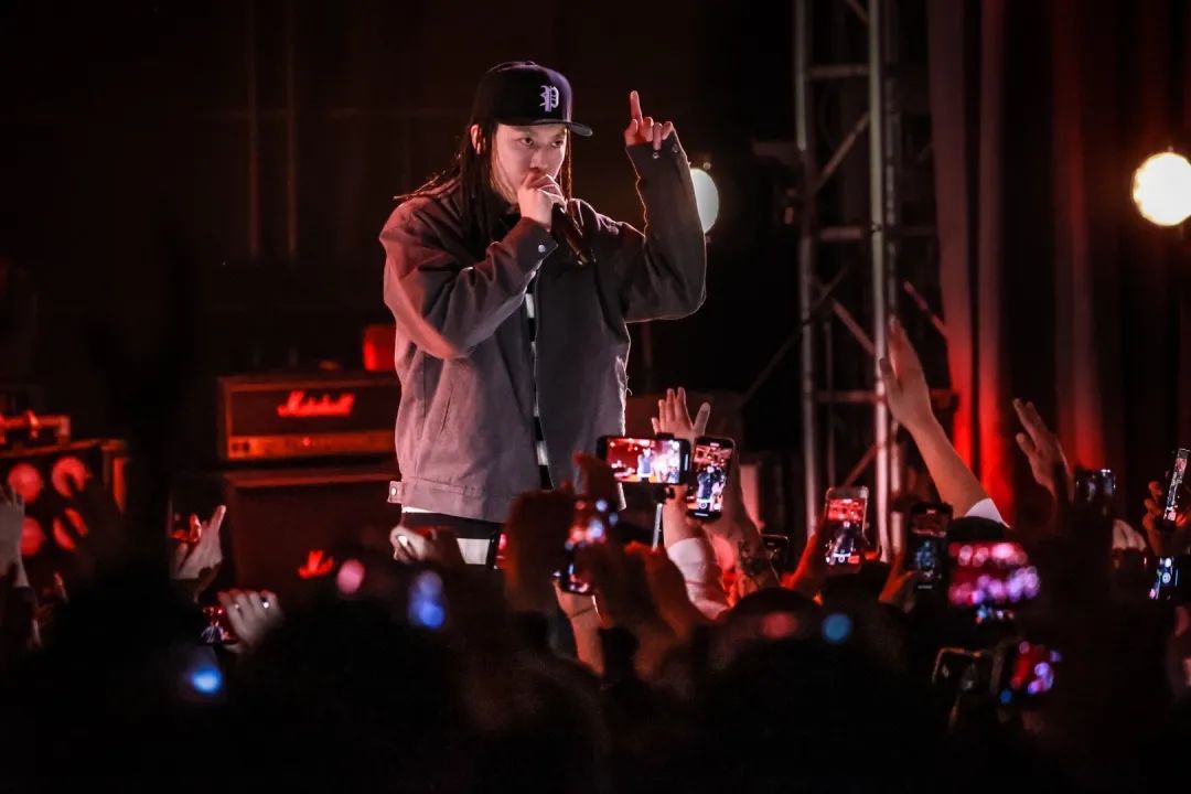 Psy.P签约王嘉尔公司，姜云升签约少城时代，头部rapper正在向娱乐圈靠拢