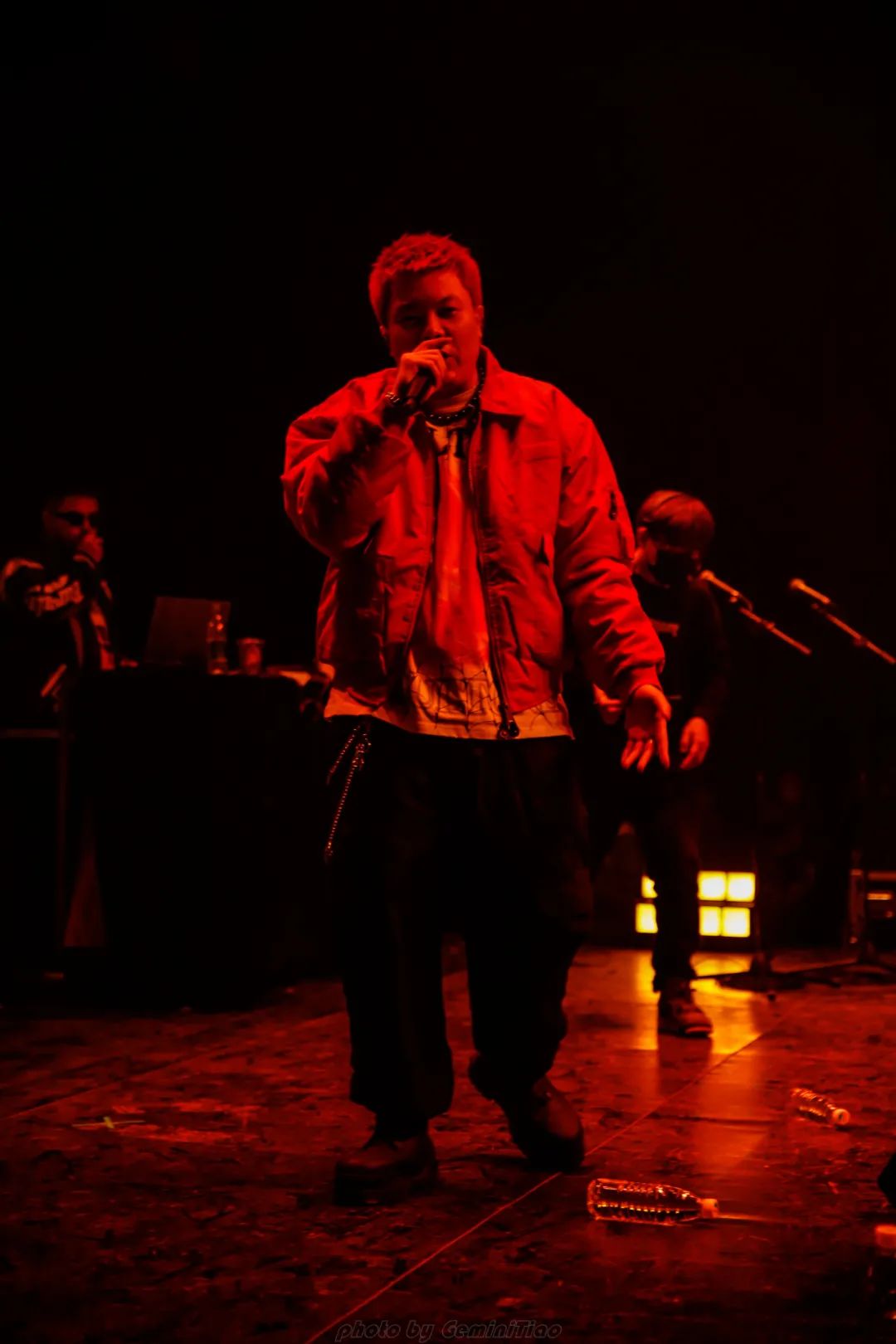 专辑概念空虚、旋律唱段难听，功夫胖的新专辑实在是不太行