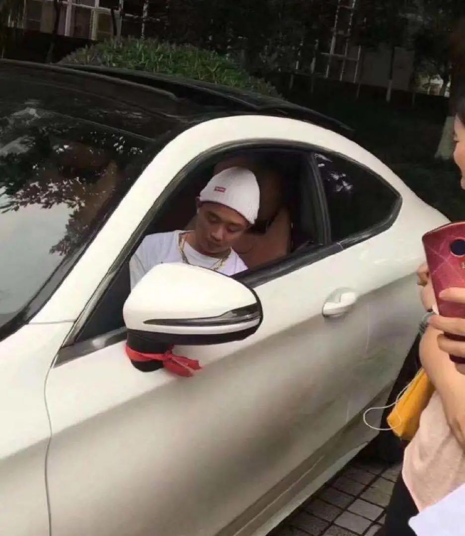 中国rapper到底都开哪些豪车,又是哪位rapper既做代驾又骑电动车? | 第24张 | 嘻哈中国 中国rapper到底都开哪些豪车,又是哪位rapper既做代驾又骑电动车? | 第24张