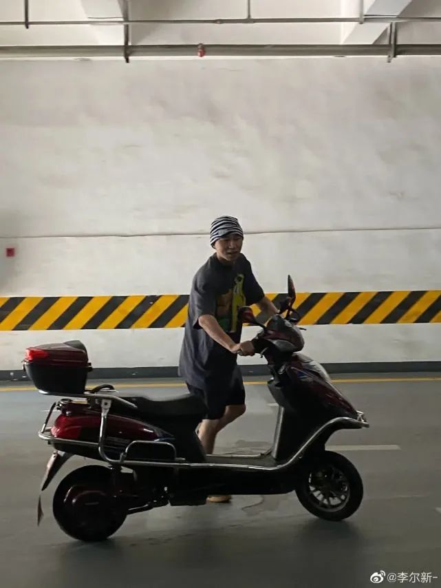 中国rapper到底都开哪些豪车,又是哪位rapper既做代驾又骑电动车? | 第15张 | 嘻哈中国 中国rapper到底都开哪些豪车,又是哪位rapper既做代驾又骑电动车? | 第15张