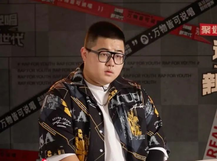 中国rapper到底都开哪些豪车,又是哪位rapper既做代驾又骑电动车? | 第41张 | 嘻哈中国 中国rapper到底都开哪些豪车,又是哪位rapper既做代驾又骑电动车? | 第41张