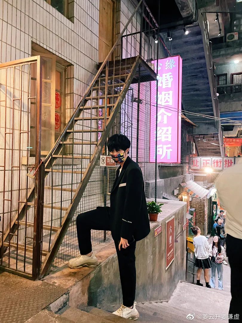 Psy.P签约王嘉尔公司，姜云升签约少城时代，头部rapper正在向娱乐圈靠拢