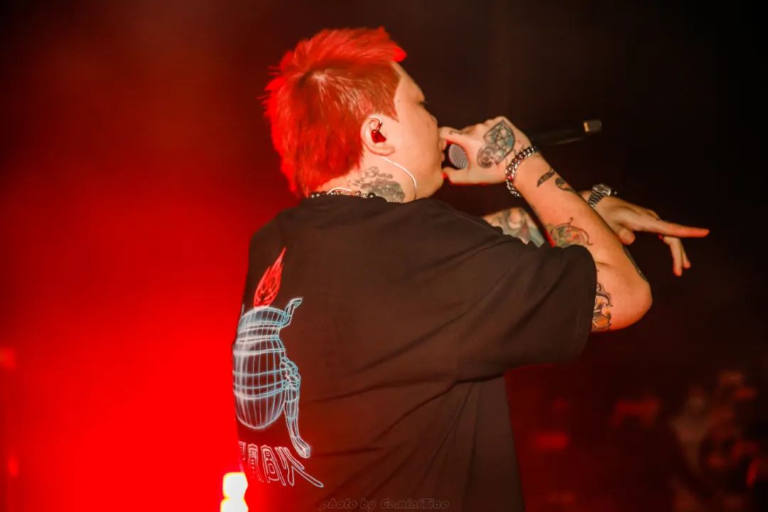 专辑概念空虚、旋律唱段难听，功夫胖的新专辑实在是不太行