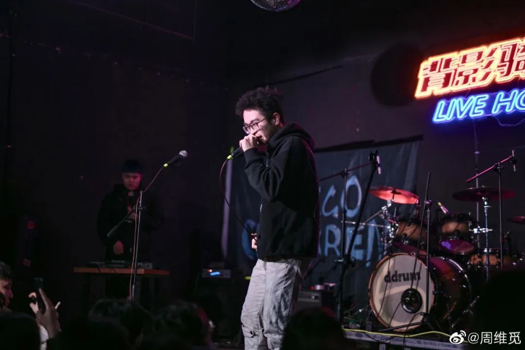 小安迪报名《中国说唱巅峰对决》踢馆赛为何没去?原来憋了个狠活:比说唱比你强亿倍!! | 第4张 | 嘻哈中国 小安迪报名《中国说唱巅峰对决》踢馆赛为何没去?原来憋了个狠活:比说唱比你强亿倍!! | 第4张