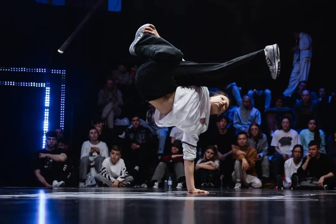 出炉!荷兰16岁小将战胜Bboy Lil G、Taisuke等,直通BC One 世界总决赛 | 第5张 | 嘻哈中国 出炉!荷兰16岁小将战胜Bboy Lil G、Taisuke等,直通BC One 世界总决赛 | 第5张