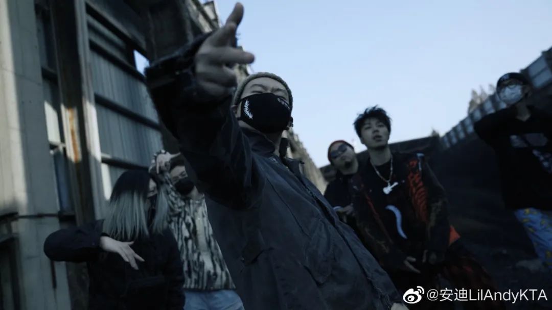 小安迪报名《中国说唱巅峰对决》踢馆赛为何没去?原来憋了个狠活:比说唱比你强亿倍!! | 第2张 | 嘻哈中国 小安迪报名《中国说唱巅峰对决》踢馆赛为何没去?原来憋了个狠活:比说唱比你强亿倍!! | 第2张