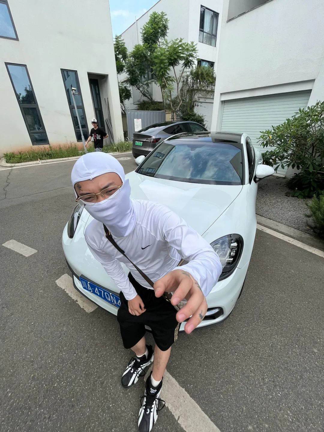 狂撒10W现金？电击小子Kenrobb现场疯狂撒钱！！ | 第5张