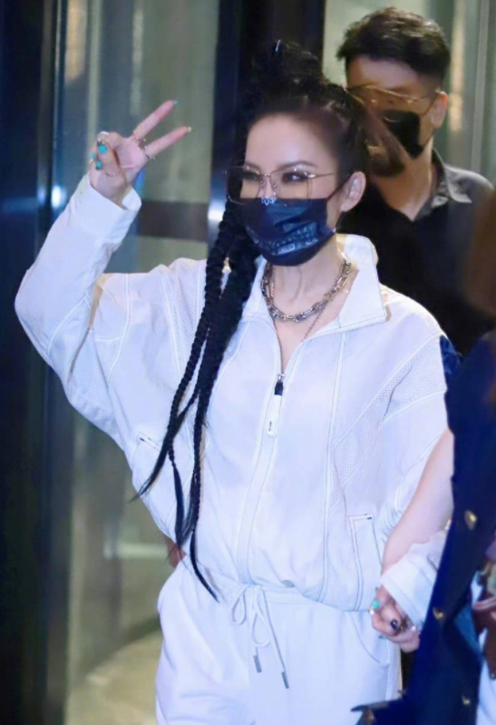 半个说唱圈录制总决赛?顶流明星助阵!冠军今晚就会诞生?? | 第3张 | 嘻哈中国 半个说唱圈录制总决赛?顶流明星助阵!冠军今晚就会诞生?? | 第3张