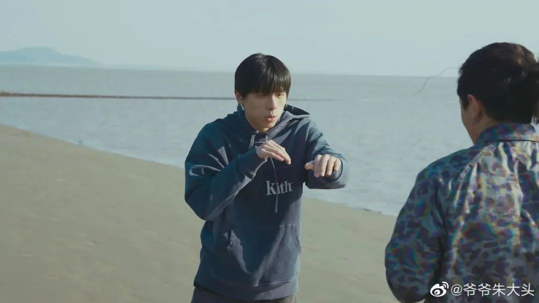 合作幼杀、龚琳娜，拿下网易云热搜第一，法老的新专辑真的超越《生于未来》了吗？ | 第7张