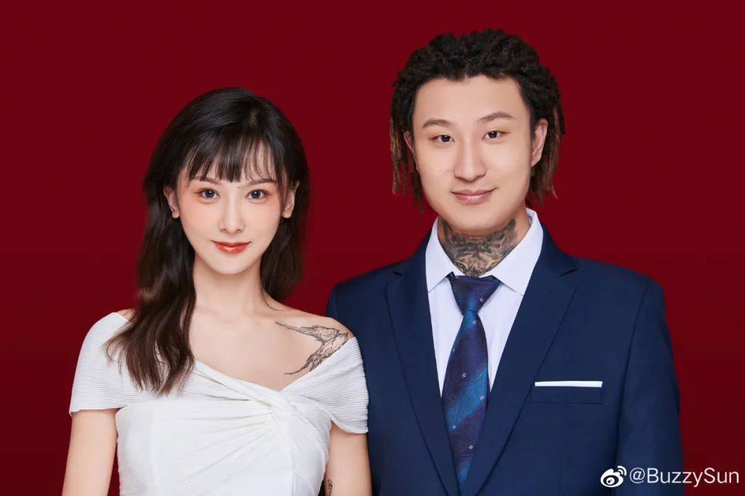 Buzzy突然宣布结婚、福克斯再提“痞子福克斯”、“团综”上线,活死人好久没这么热闹了 | 第2张 | 嘻哈中国 Buzzy突然宣布结婚、福克斯再提“痞子福克斯”、“团综”上线,活死人好久没这么热闹了 | 第2张