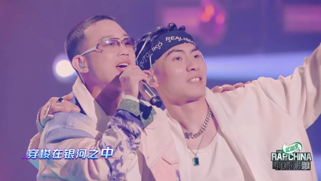 杨和苏与GAI上演真正的巅峰对决,但热狗的表演却让选手、主持人和观众都为之落泪 | 第4张 | 嘻哈中国 杨和苏与GAI上演真正的巅峰对决,但热狗的表演却让选手、主持人和观众都为之落泪 | 第4张