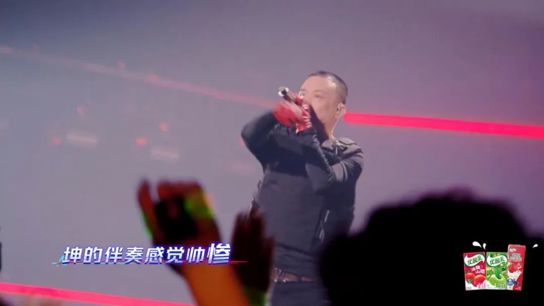 杨和苏与GAI上演真正的巅峰对决,但热狗的表演却让选手、主持人和观众都为之落泪 | 第11张 | 嘻哈中国 杨和苏与GAI上演真正的巅峰对决,但热狗的表演却让选手、主持人和观众都为之落泪 | 第11张