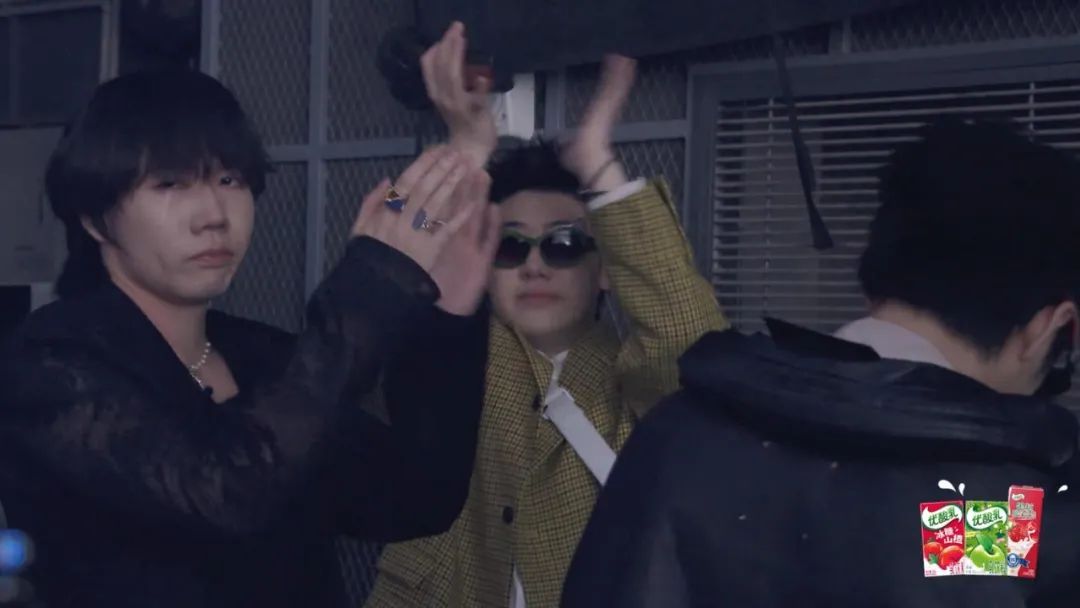 杨和苏与GAI上演真正的巅峰对决,但热狗的表演却让选手、主持人和观众都为之落泪 | 第18张 | 嘻哈中国 杨和苏与GAI上演真正的巅峰对决,但热狗的表演却让选手、主持人和观众都为之落泪 | 第18张