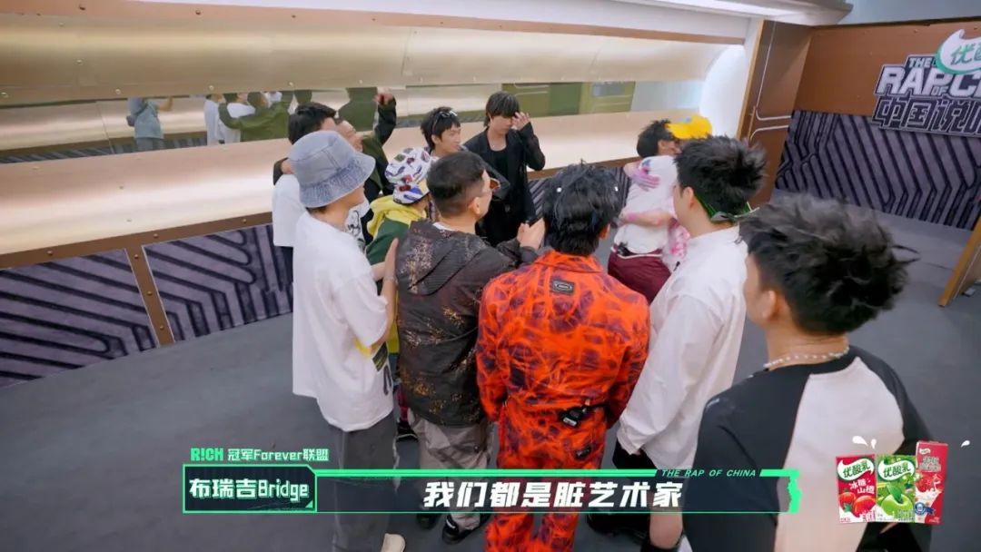 杨和苏与GAI上演真正的巅峰对决,但热狗的表演却让选手、主持人和观众都为之落泪 | 第21张 | 嘻哈中国 杨和苏与GAI上演真正的巅峰对决,但热狗的表演却让选手、主持人和观众都为之落泪 | 第21张