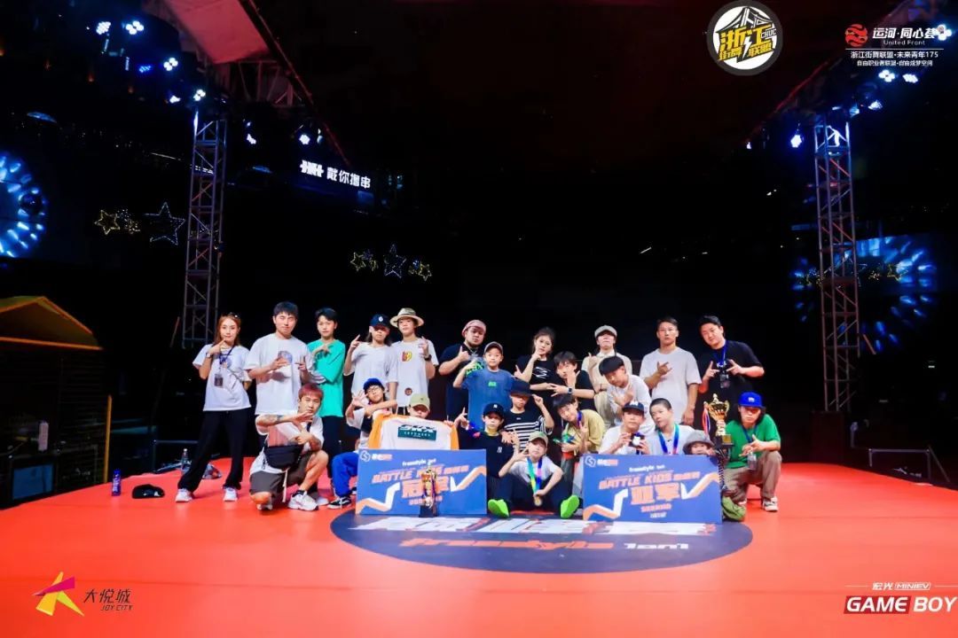 Bboy李后桦:刚跳街舞每天哭鼻子,现在12岁独自外出参赛夺冠 | 第6张 | 嘻哈中国 Bboy李后桦:刚跳街舞每天哭鼻子,现在12岁独自外出参赛夺冠 | 第6张